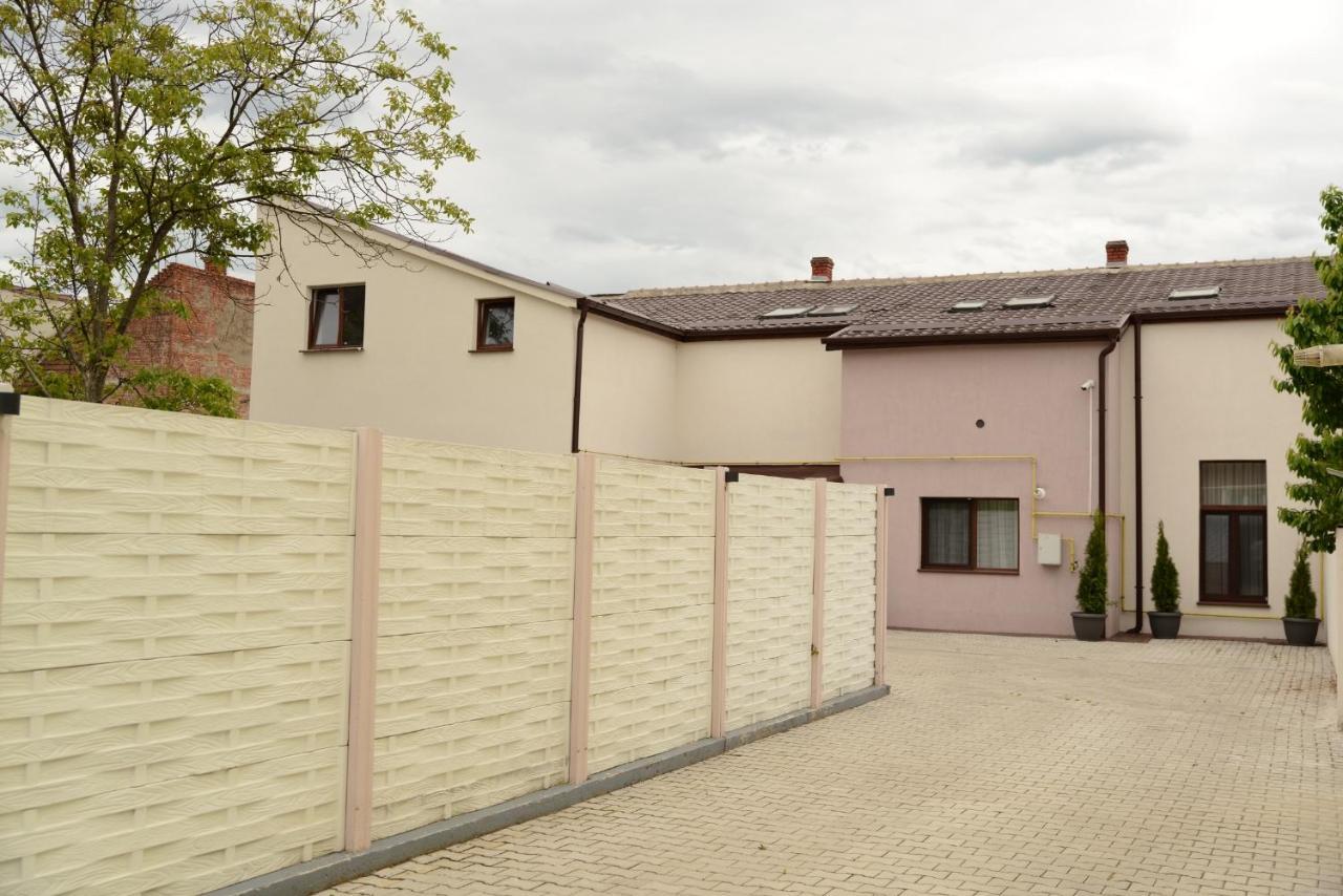 Victoria Rooms Oradea Bagian luar foto