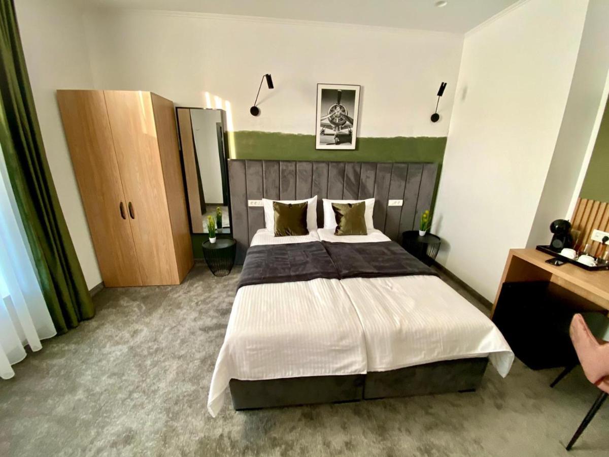 Victoria Rooms Oradea Bagian luar foto