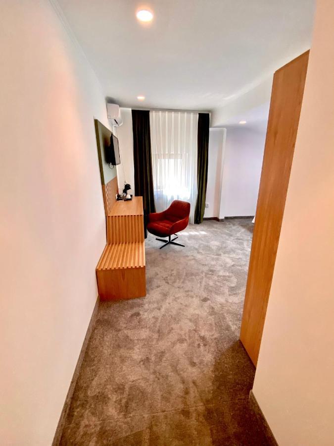 Victoria Rooms Oradea Bagian luar foto