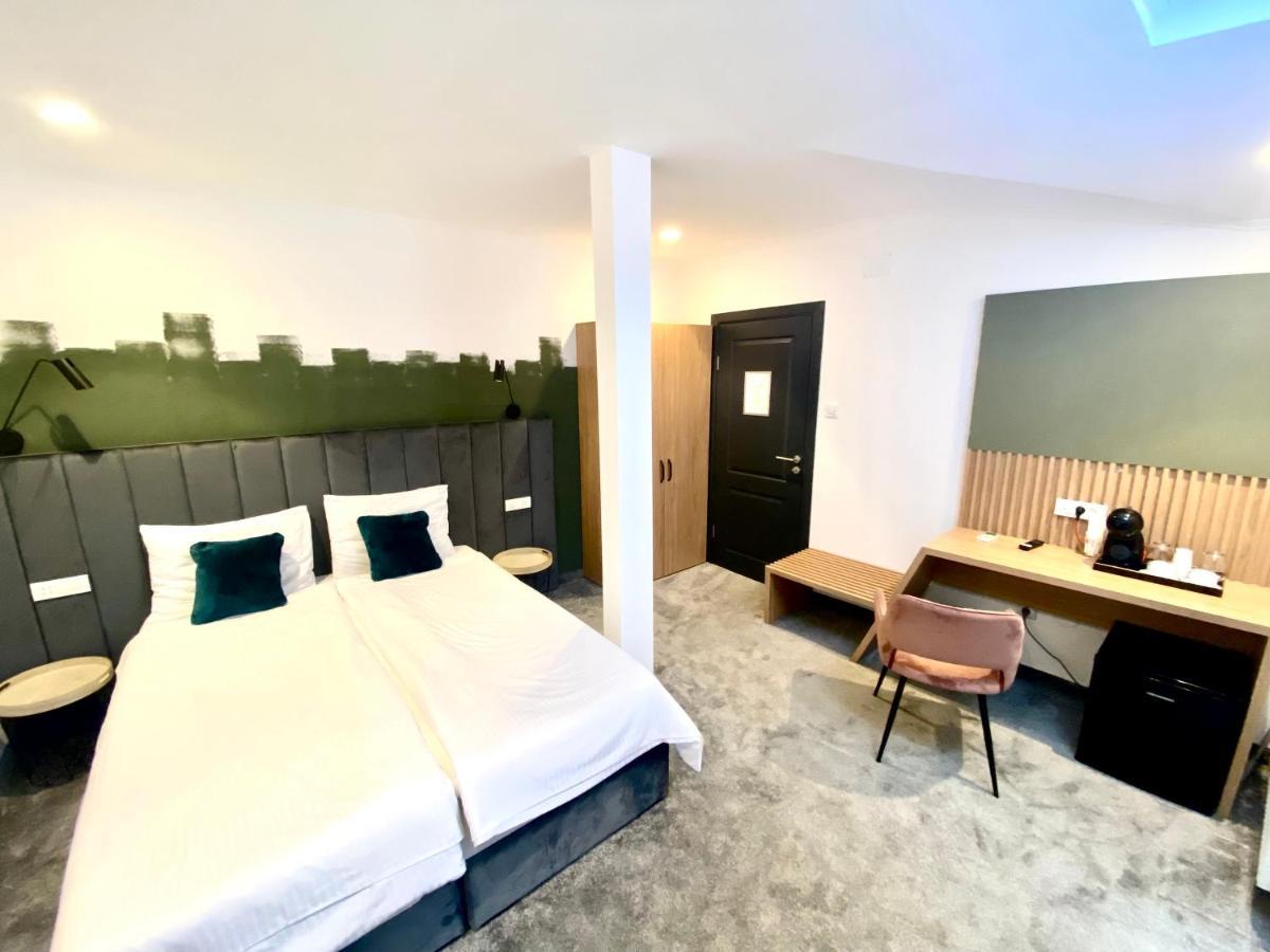 Victoria Rooms Oradea Bagian luar foto