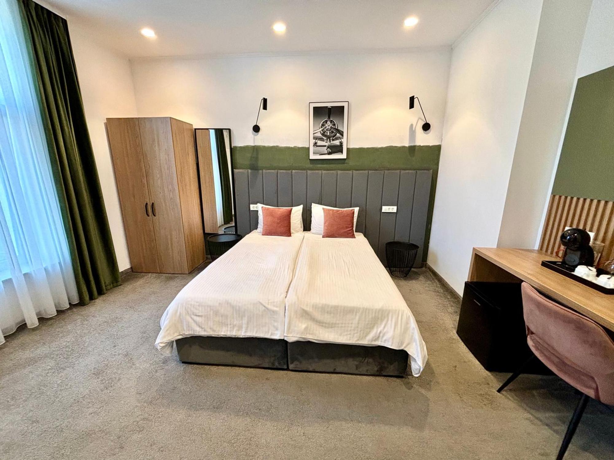 Victoria Rooms Oradea Bagian luar foto