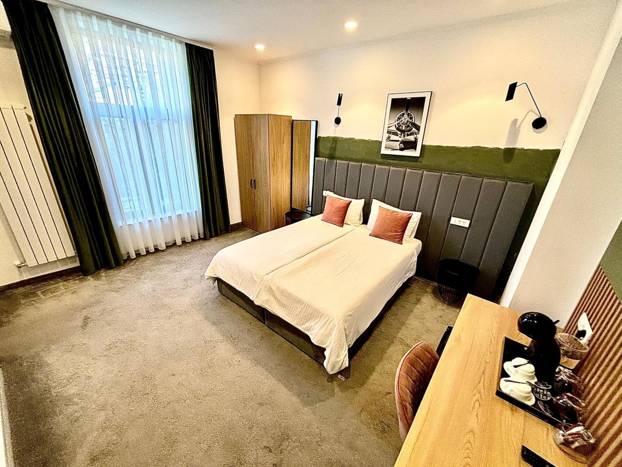 Victoria Rooms Oradea Bagian luar foto